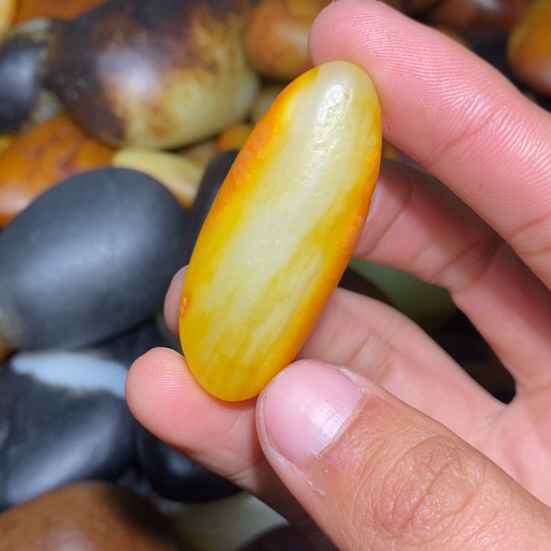 和田玉未镶嵌珠宝奇石