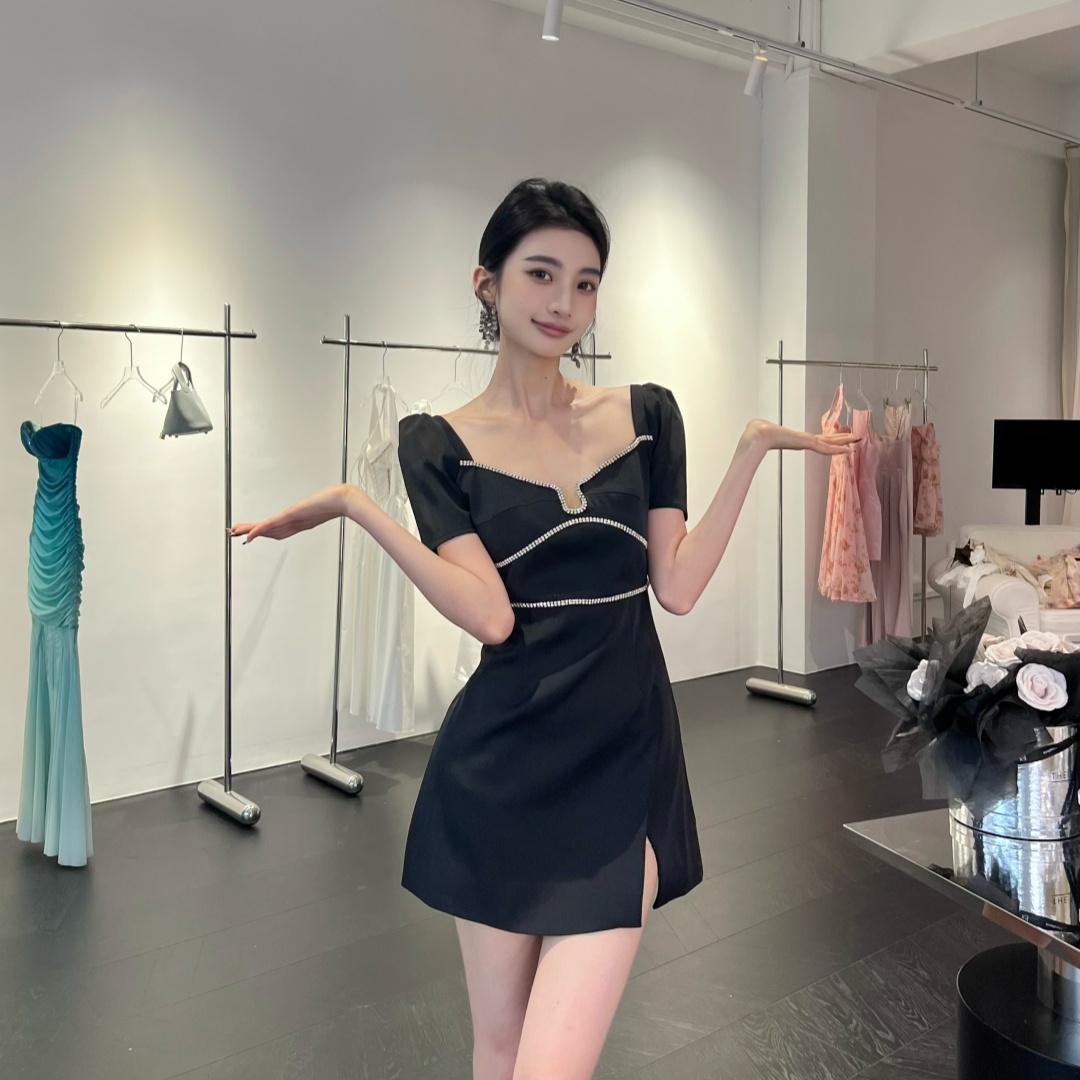 【6773】小众设计 三色重工钻饰方领短袖连衣裙