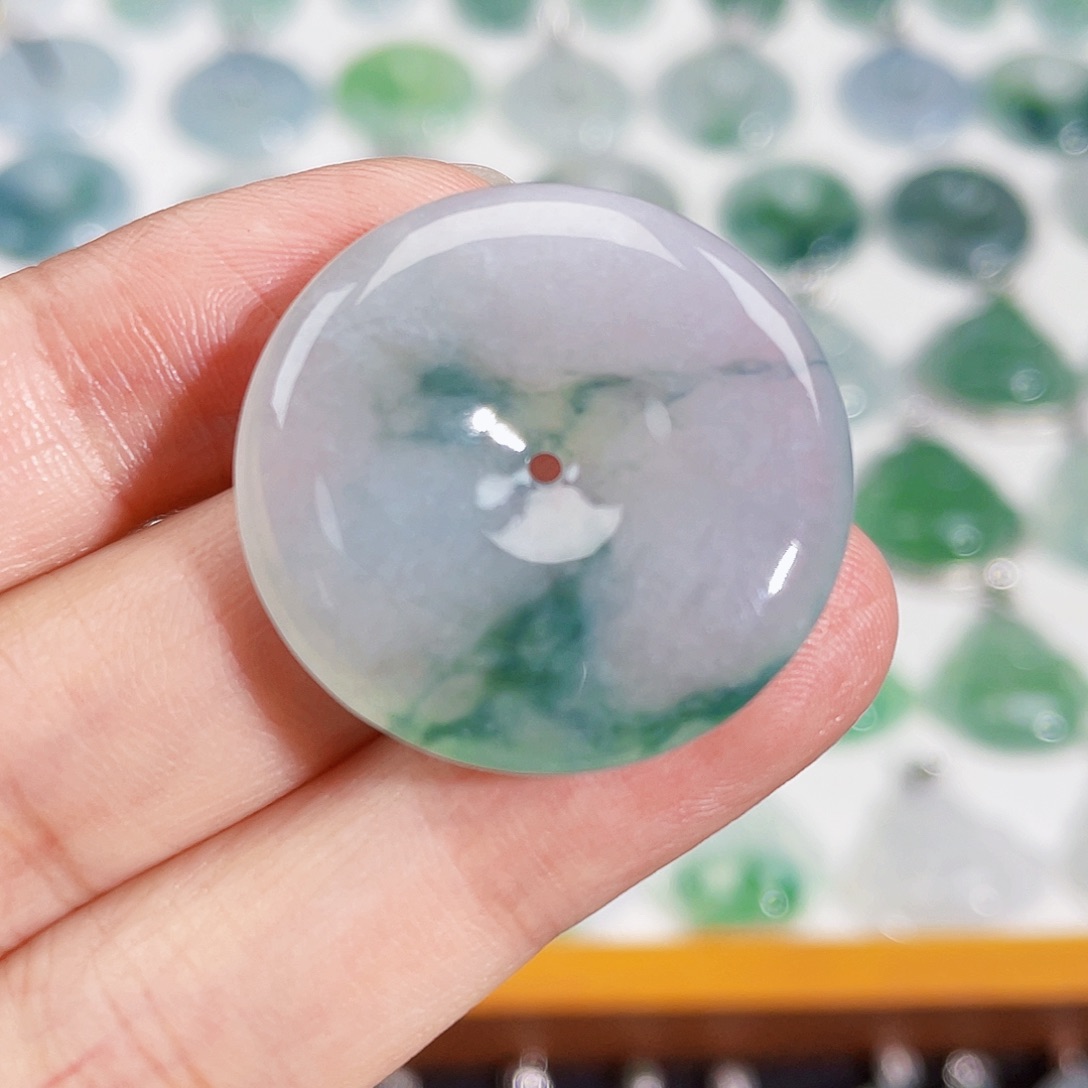 颈饰未镶嵌翡翠吊坠