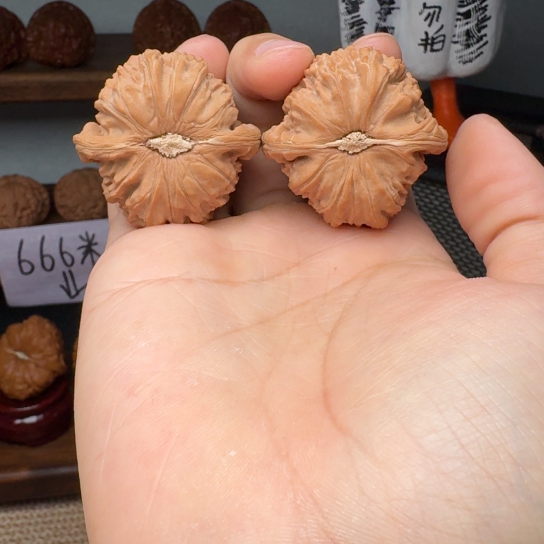 文玩核桃把件马*吗4129闷白 