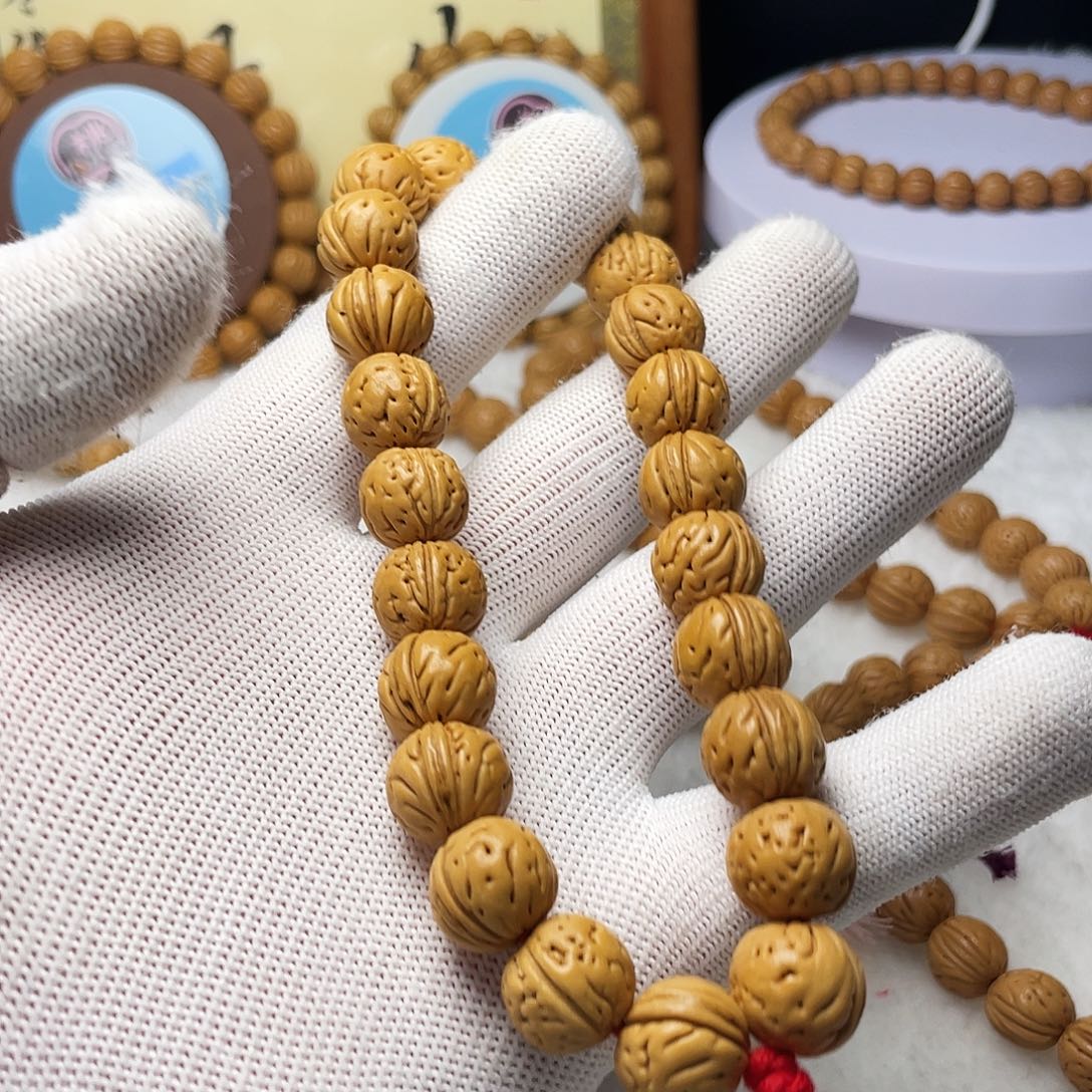 核桃木/黑胡桃（胡桃木）13野生桃核手持