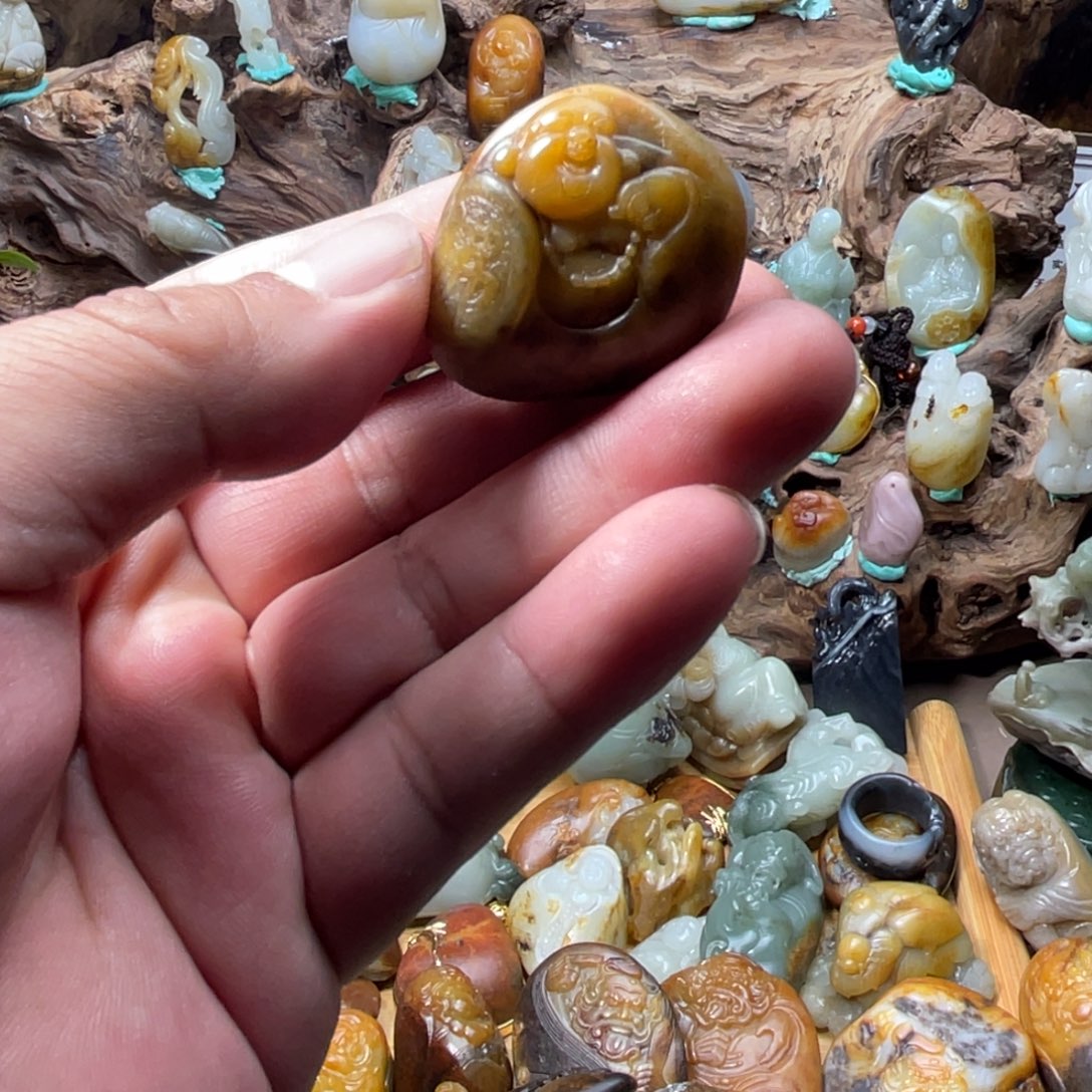 无***心和田玉未镶嵌颈饰
