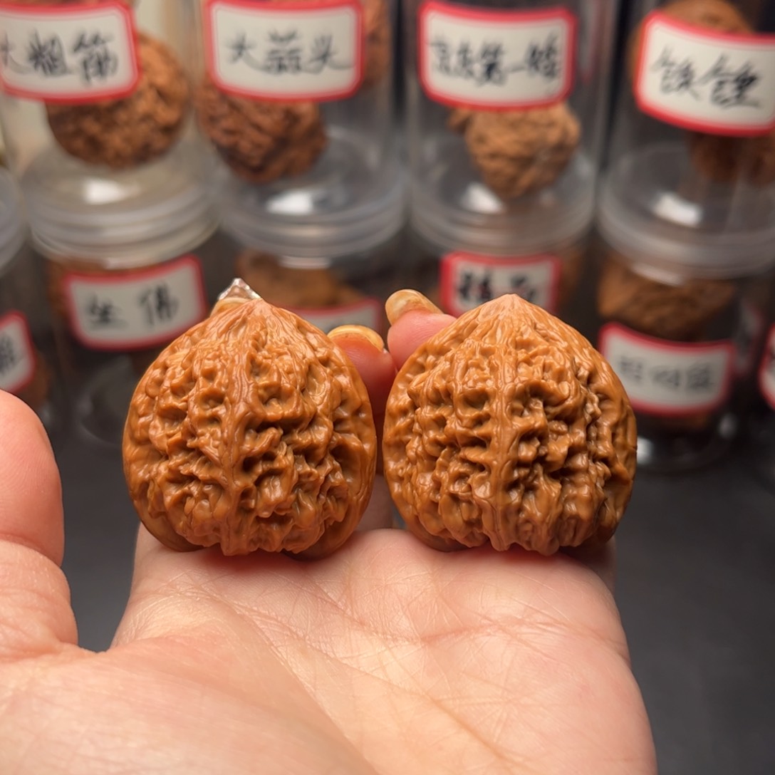 文玩核桃把件野牛