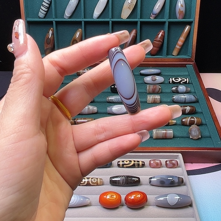 玛瑙/玉髓未镶嵌颈饰