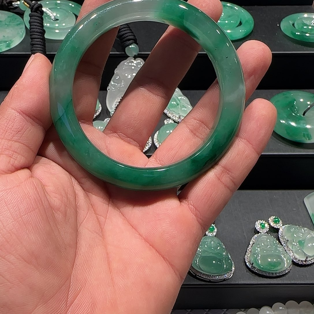 石英质玉（非洲翠）未镶嵌颈饰非洲翠手镯圈口58