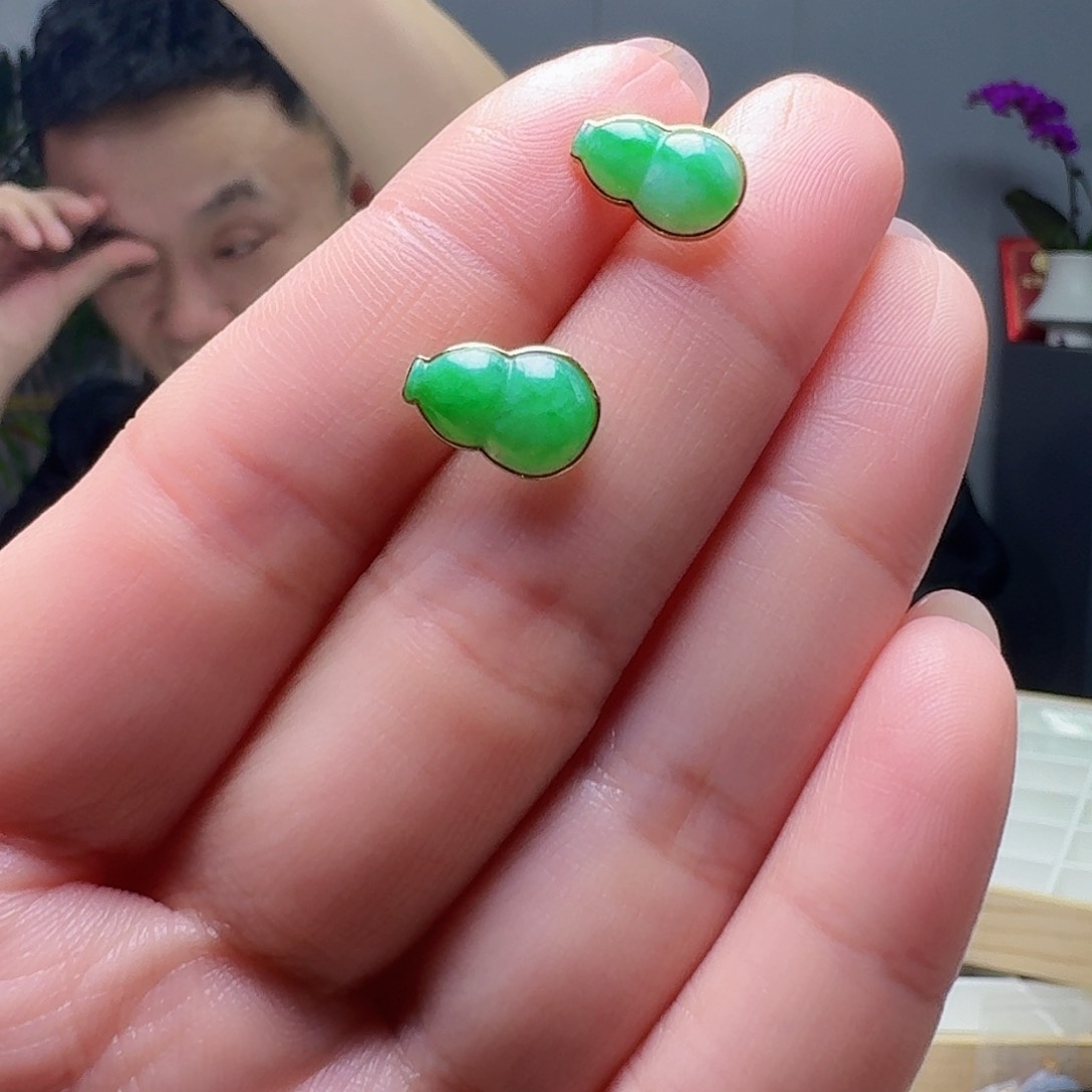 翡翠18K金镶嵌耳饰天然