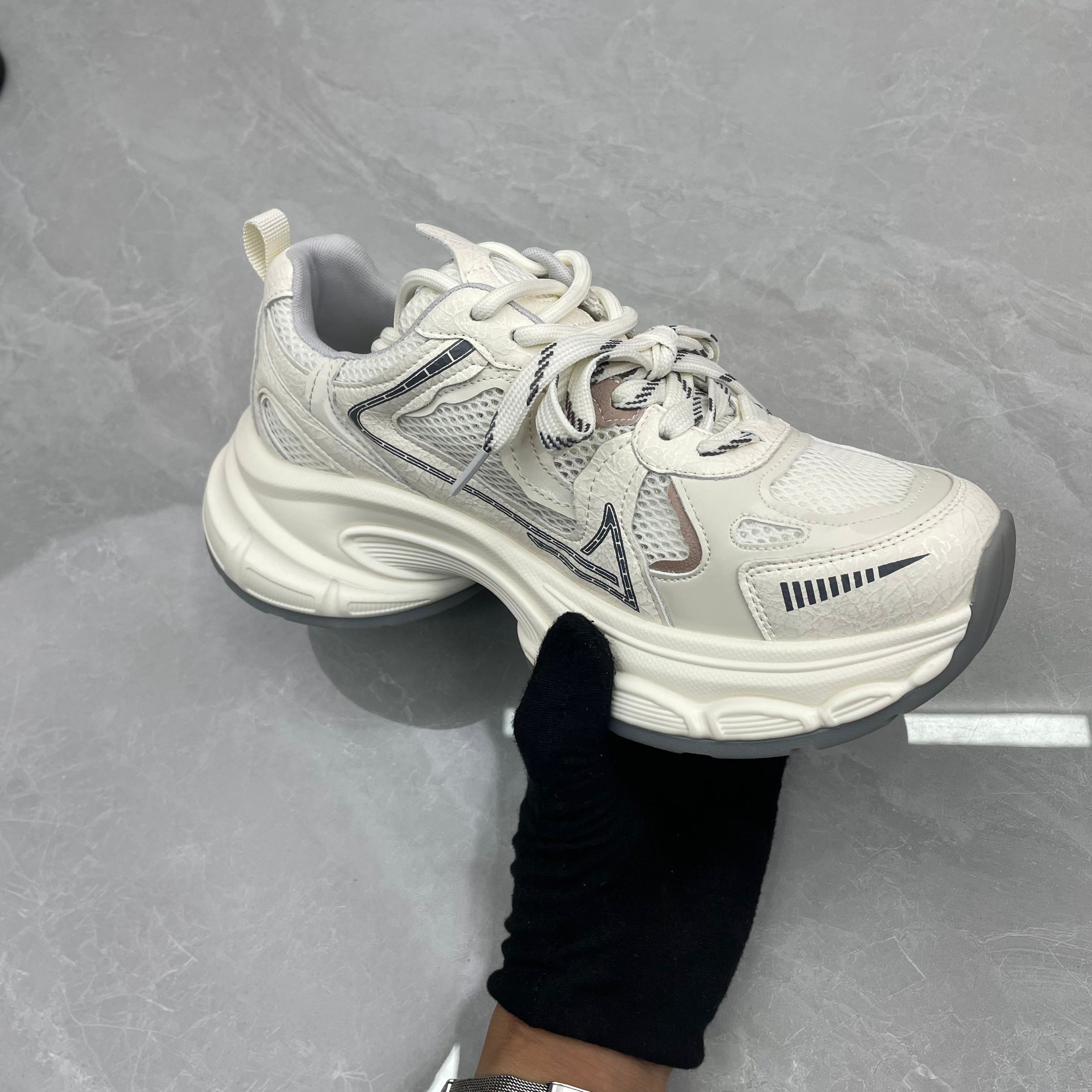 老爹鞋   女55009 米桔（孤品）f区e区40/39码