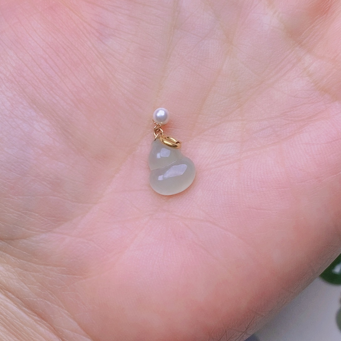 翡翠颈饰18K金镶嵌艺*葫芦