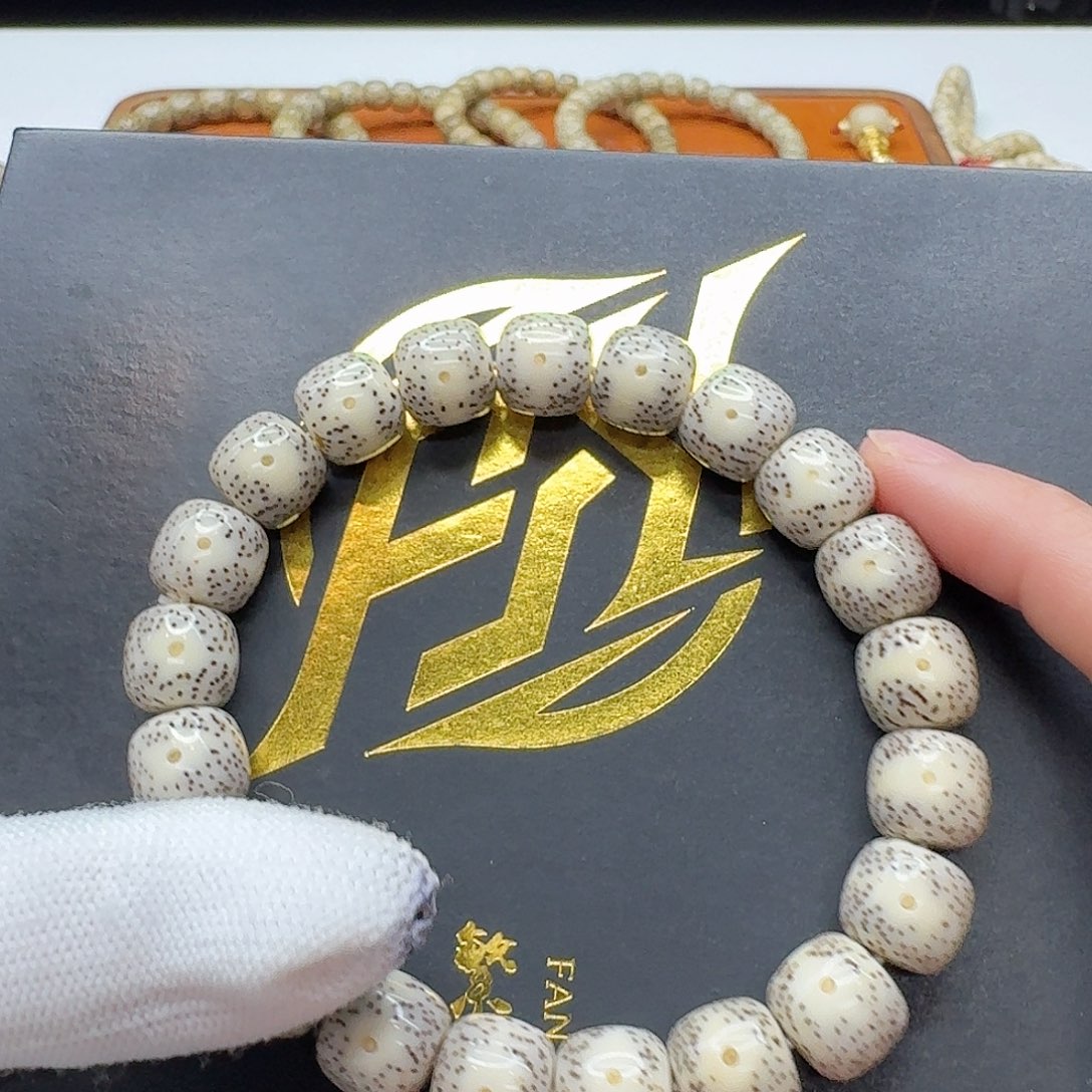 星月菩提吊坠126 梵天灰冰大眼睛11左右单圈一物一图