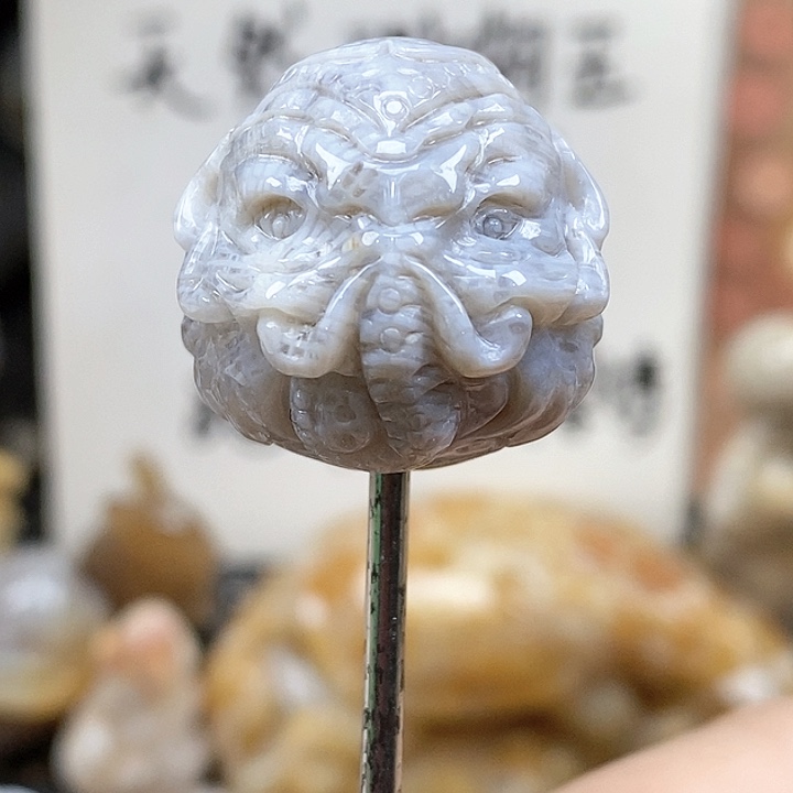 颈饰未镶嵌硅化珊瑚（珊瑚玉）