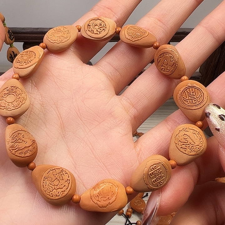 木质类松子浮雕瓦当手串