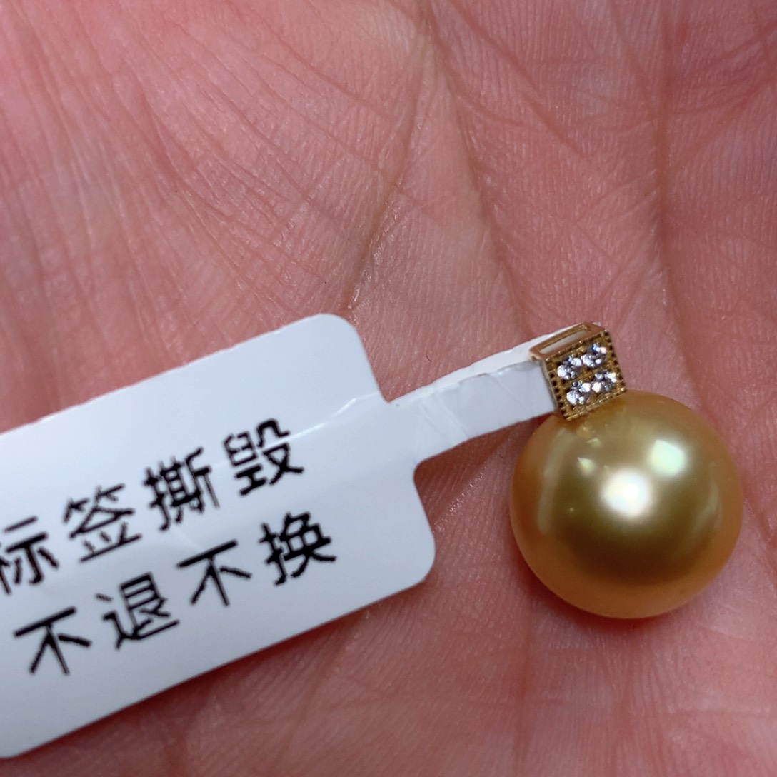 颈饰18K金镶嵌海水珍珠