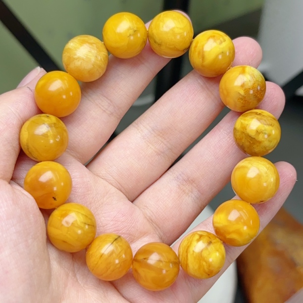蜜糖色白花满蜡15➕瑕疵蜜蜡手串（674号）