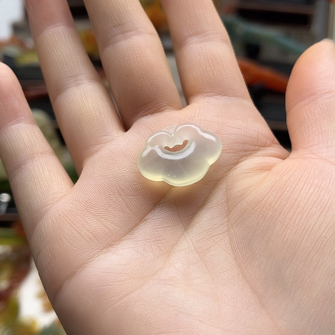 蛇纹石玉岫玉挂坠未镶嵌