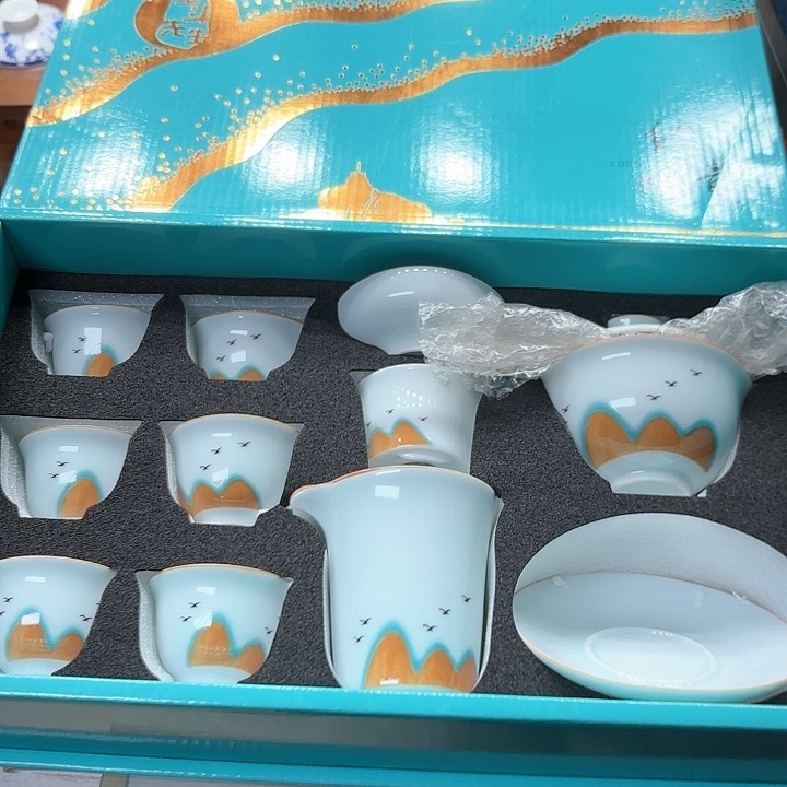 孤品茶具套装等。            