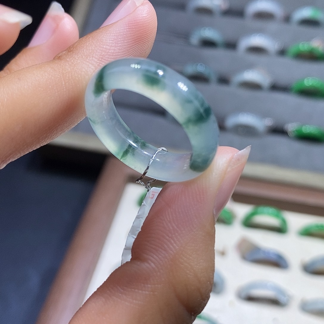 翡翠戒指未镶嵌圈口15.16