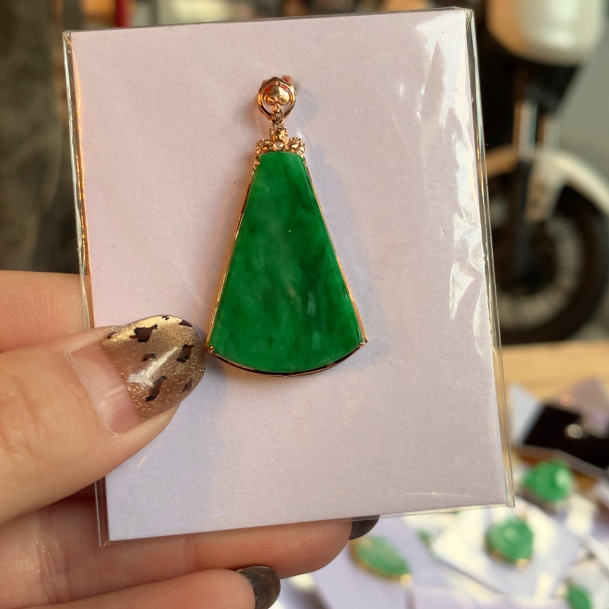 【闪购商品】翡翠颈饰18K金镶嵌无事牌