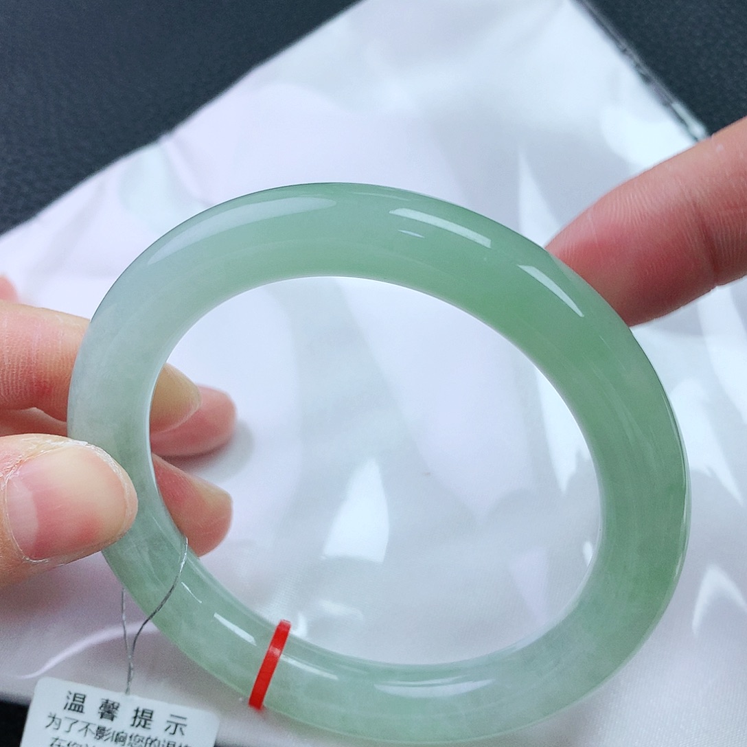 翡翠手镯未镶嵌56胖