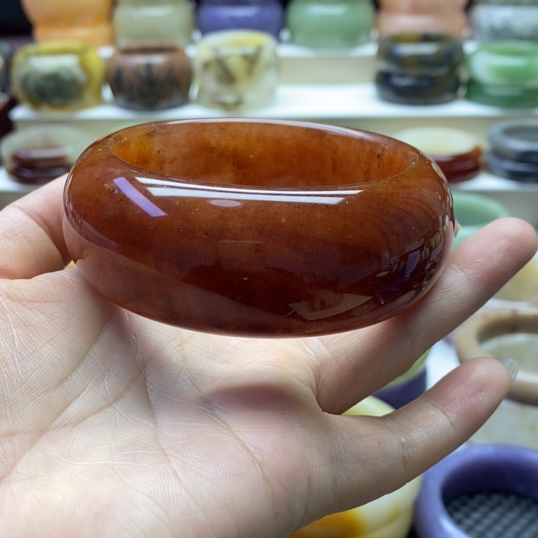 无***息石英质玉未镶嵌手镯