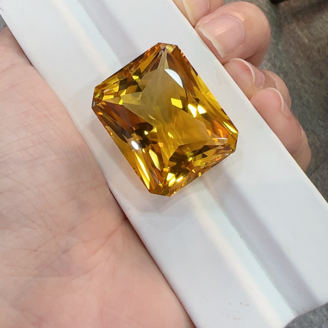 黄晶珠宝半成品未镶嵌61ct