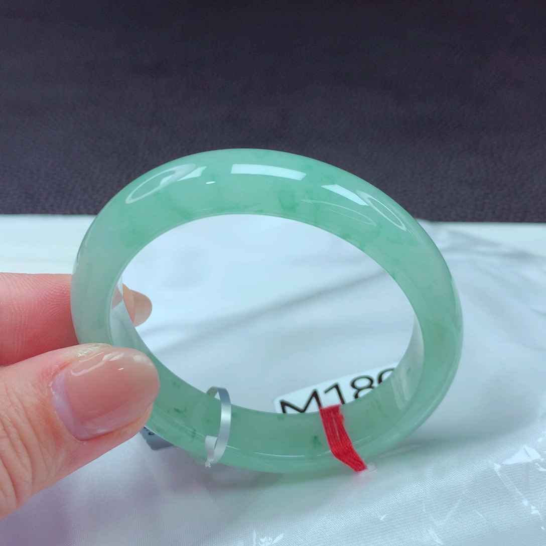 翡翠手镯未镶嵌手镯88