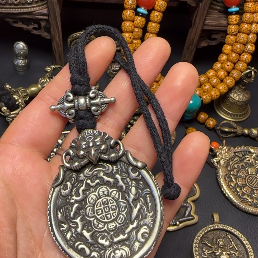 归***墟泥塑……藏传牌。藏传牌子