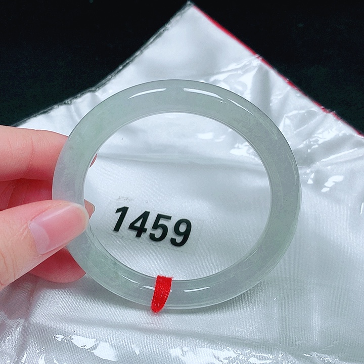 翡翠未镶嵌手镯（圆镯）