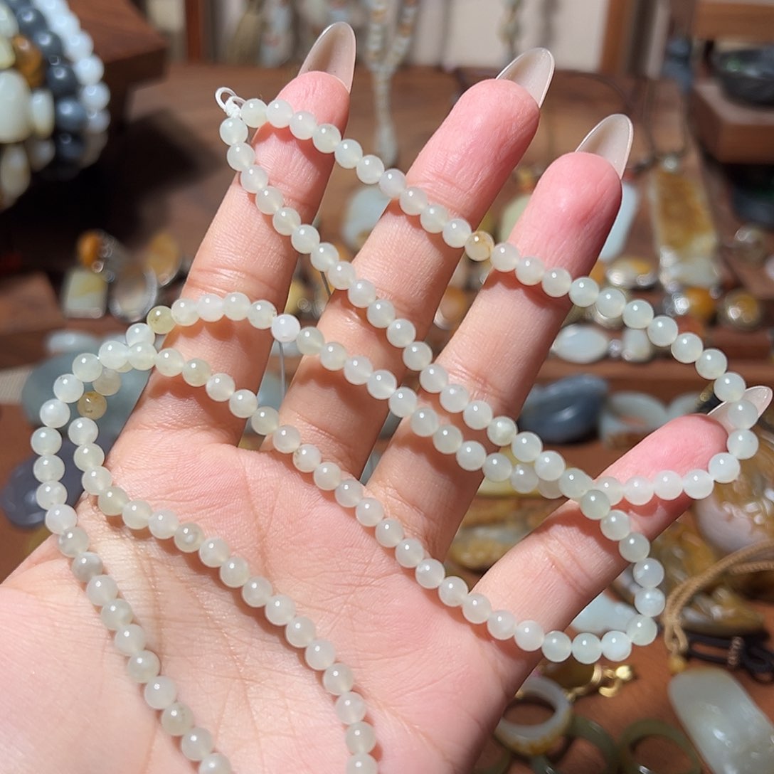 和田玉颈饰未镶嵌