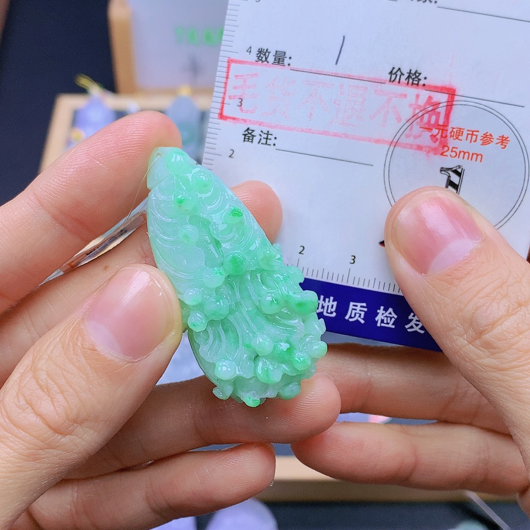 翡翠未镶嵌颈饰翡翠