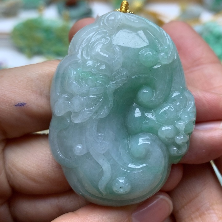 翡翠颈饰未镶嵌翡翠