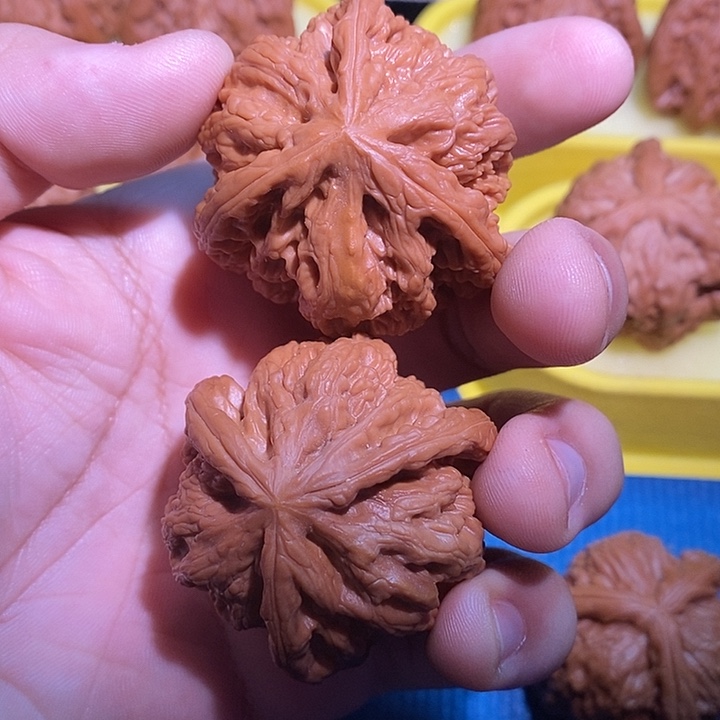 稚***寓文玩核桃吊坠大粗筋三棱