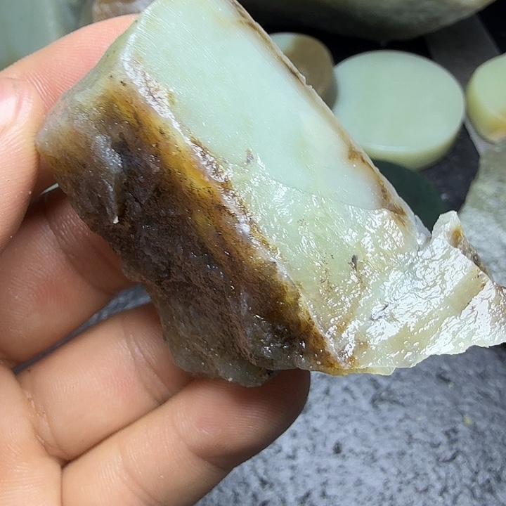 和田玉（糖玉）未镶嵌珠宝奇石