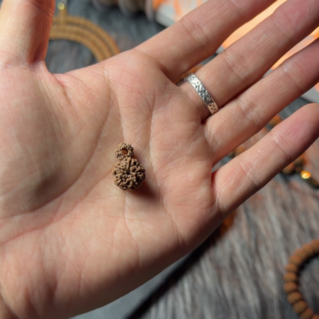 着***调吊坠金刚菩提平细三通