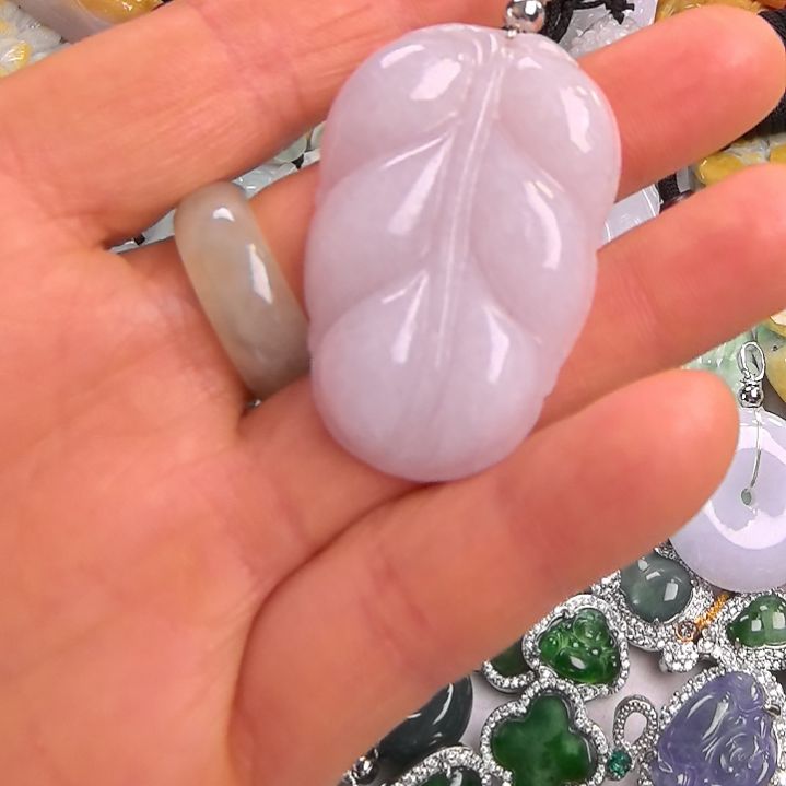 翡翠颈饰未镶嵌吊坠