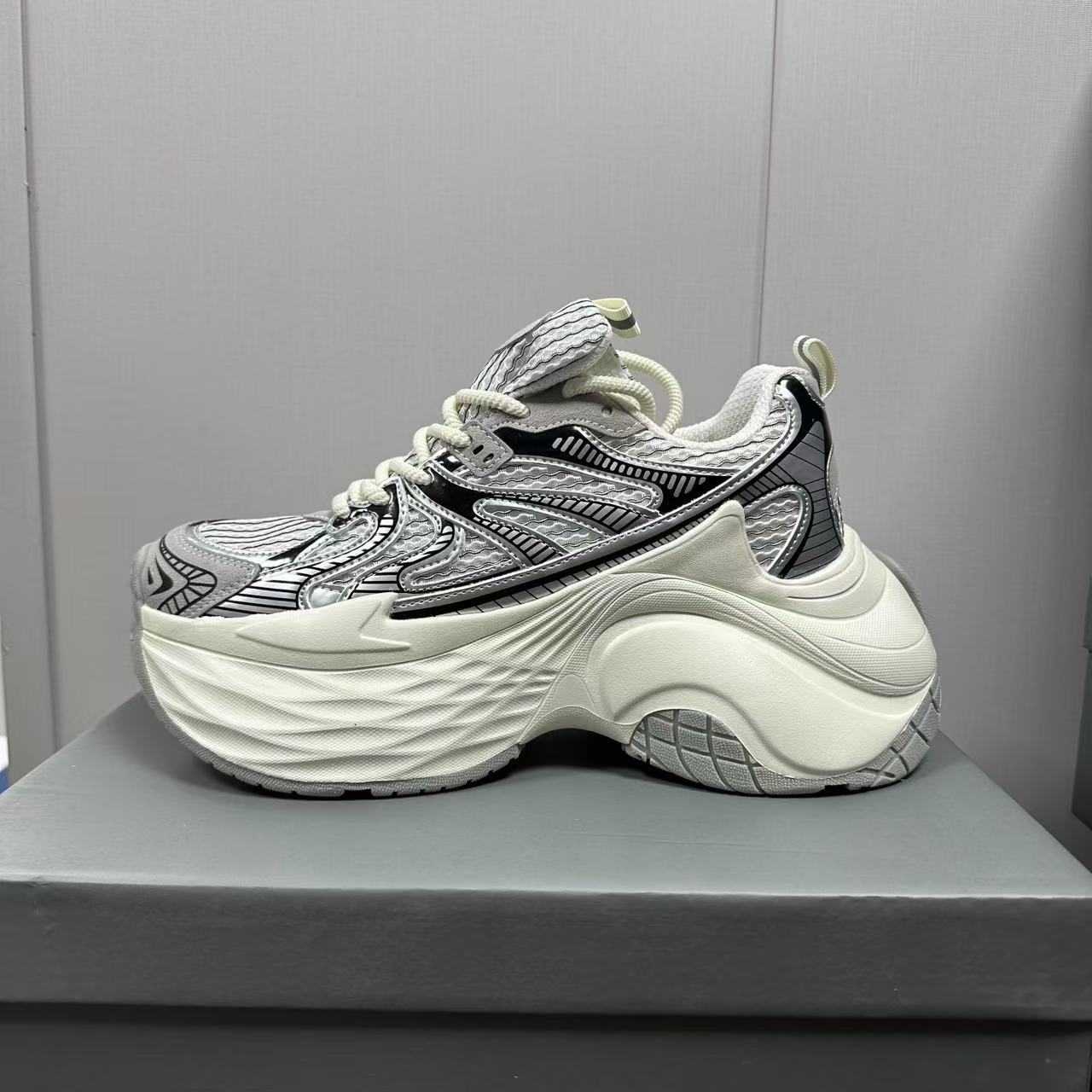 新款户外运动百搭休闲鞋 K429