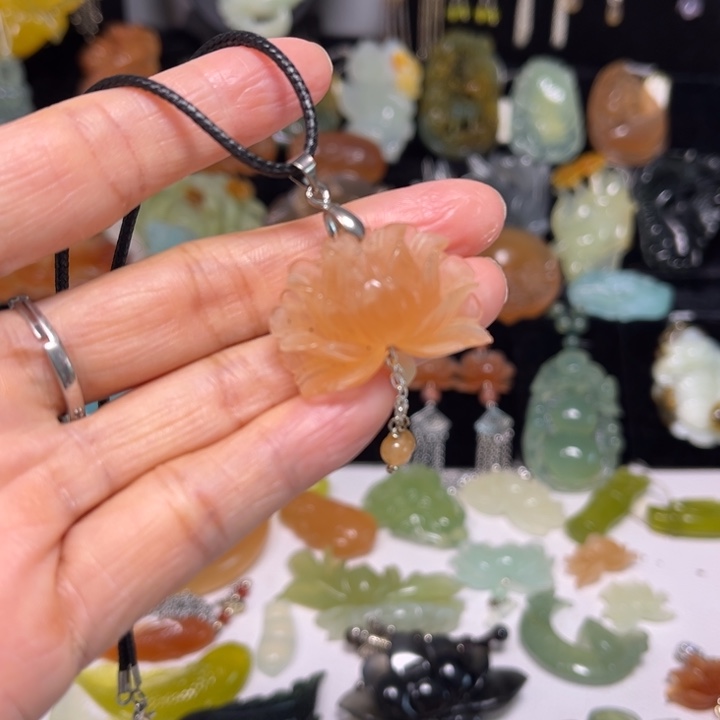 蛇纹石玉未镶嵌吊坠(赠链)