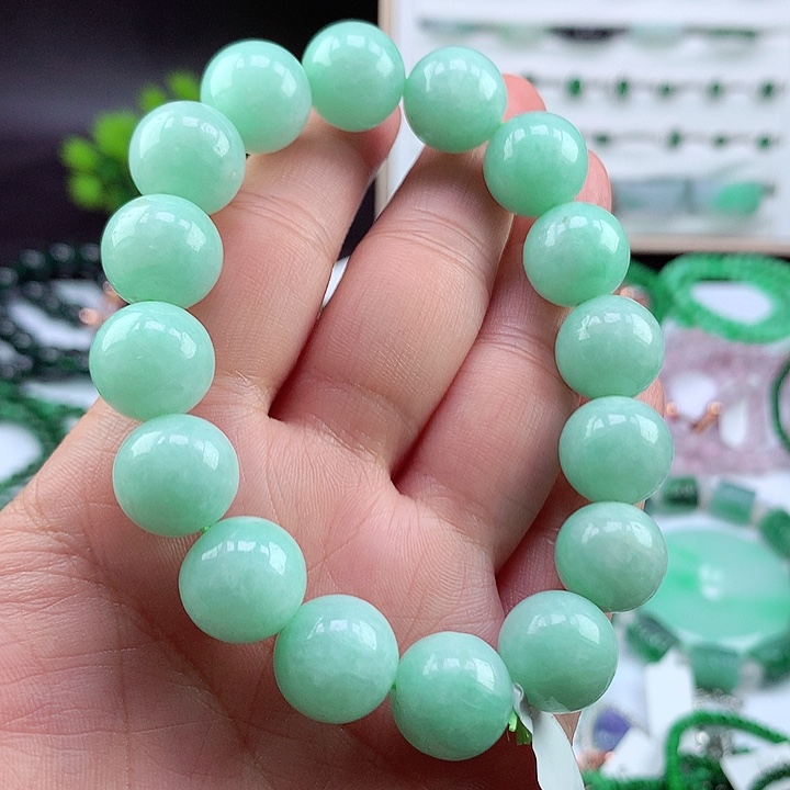 翡翠颈饰未镶嵌手串