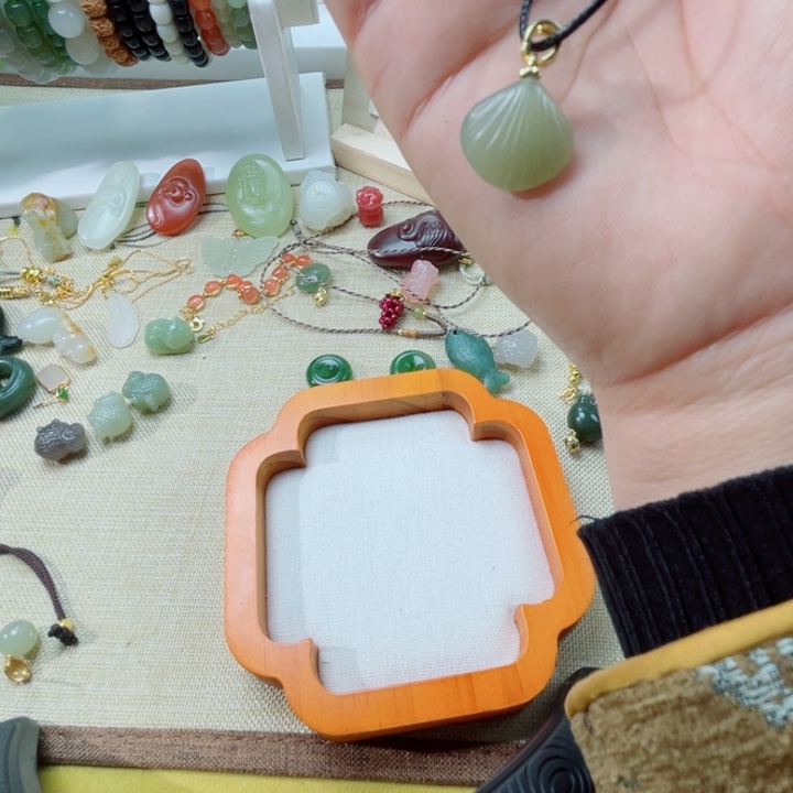 和田玉（糖玉）未镶嵌手镯