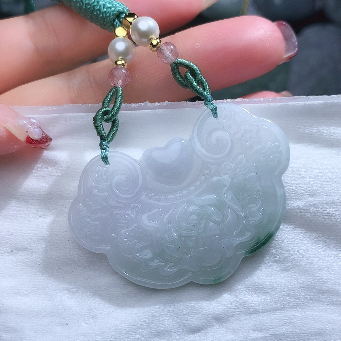 翡翠颈饰未镶嵌3551。