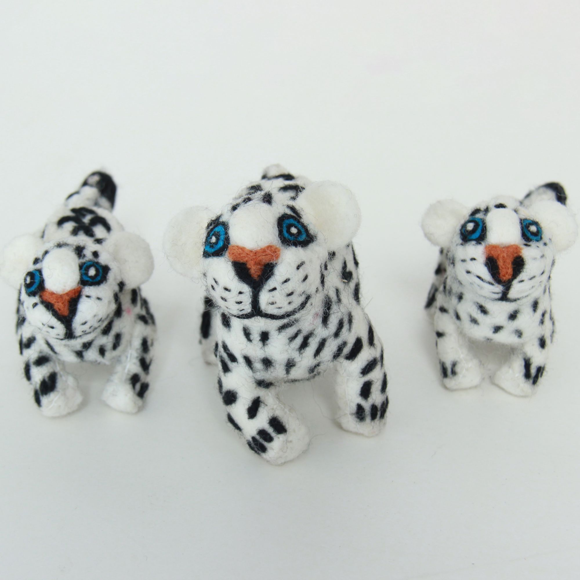 乐乐玛纯手工羊毛毡“雪豹萨萨”