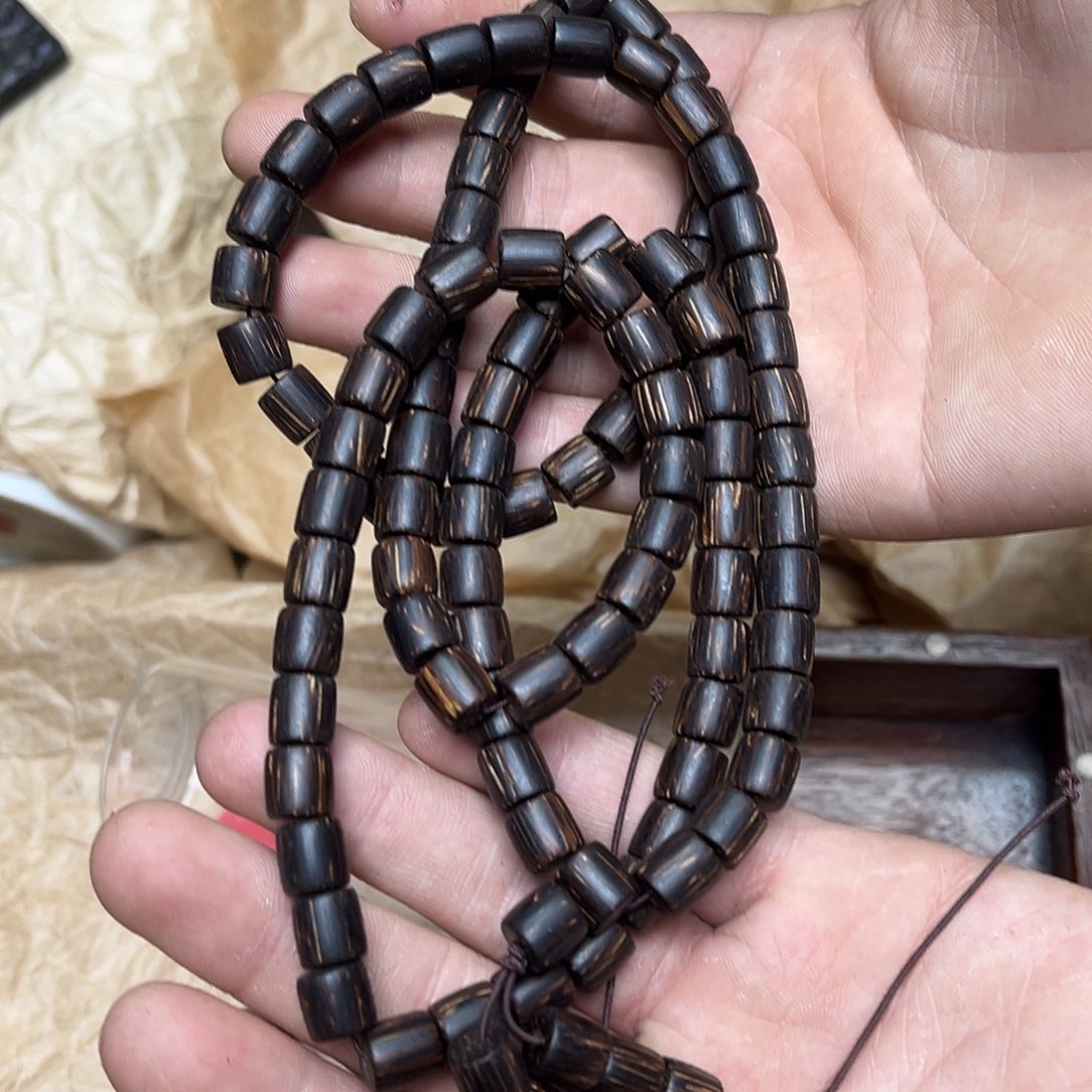 大叶紫檀（黑酸枝木类）