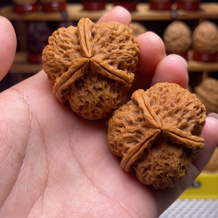 文玩核桃吊坠天狼三棱26