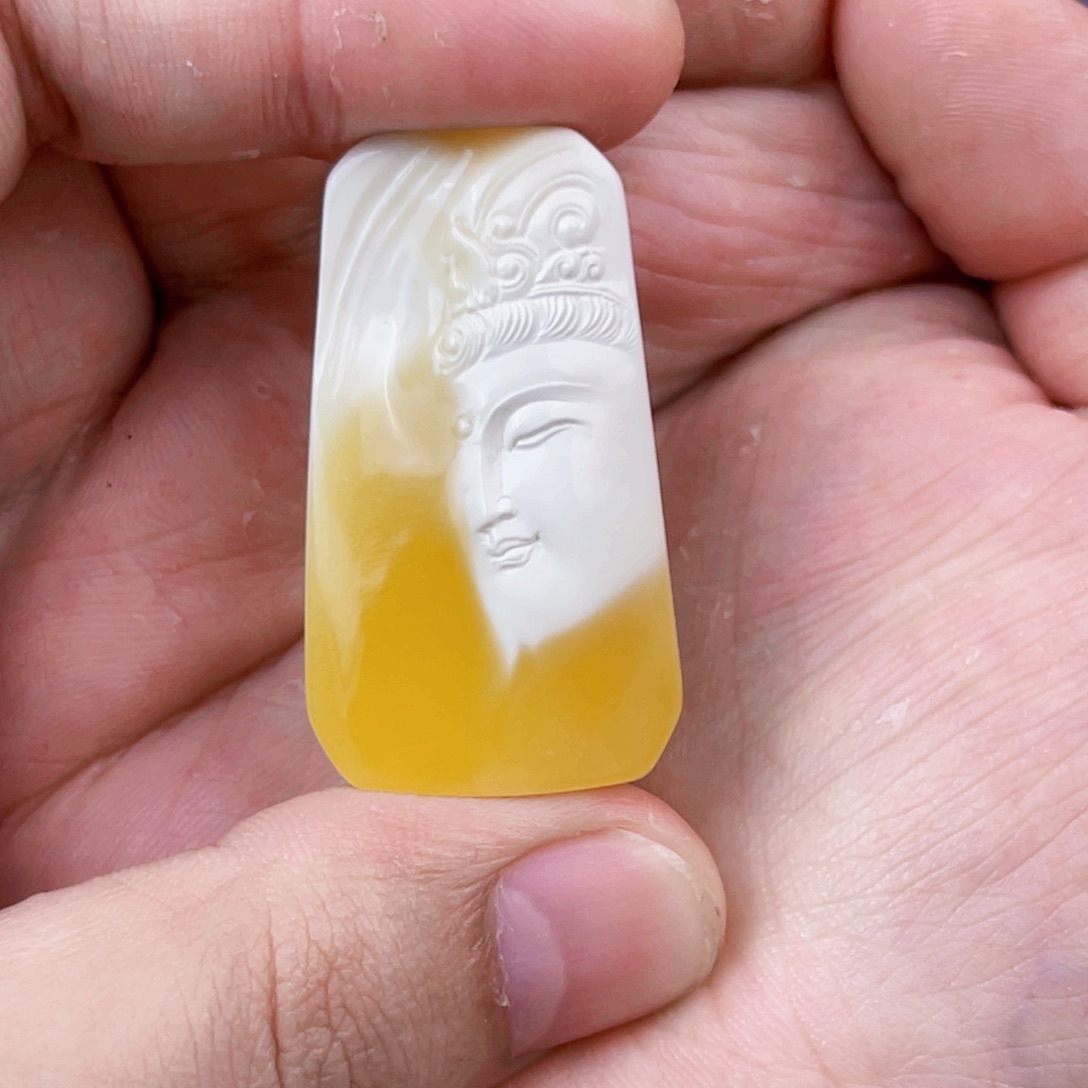 琥珀珠宝奇石未镶嵌往**风