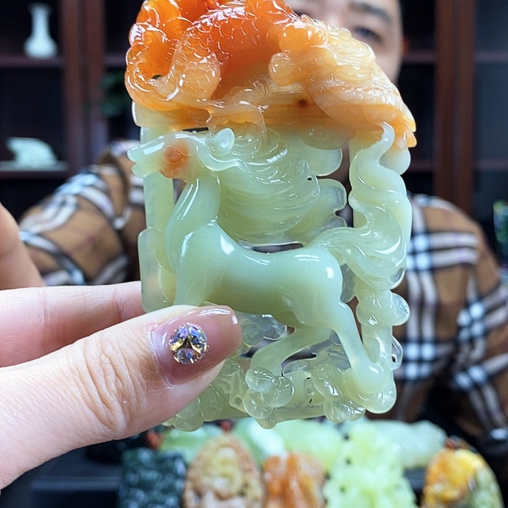 蛇纹石玉吊坠未镶嵌