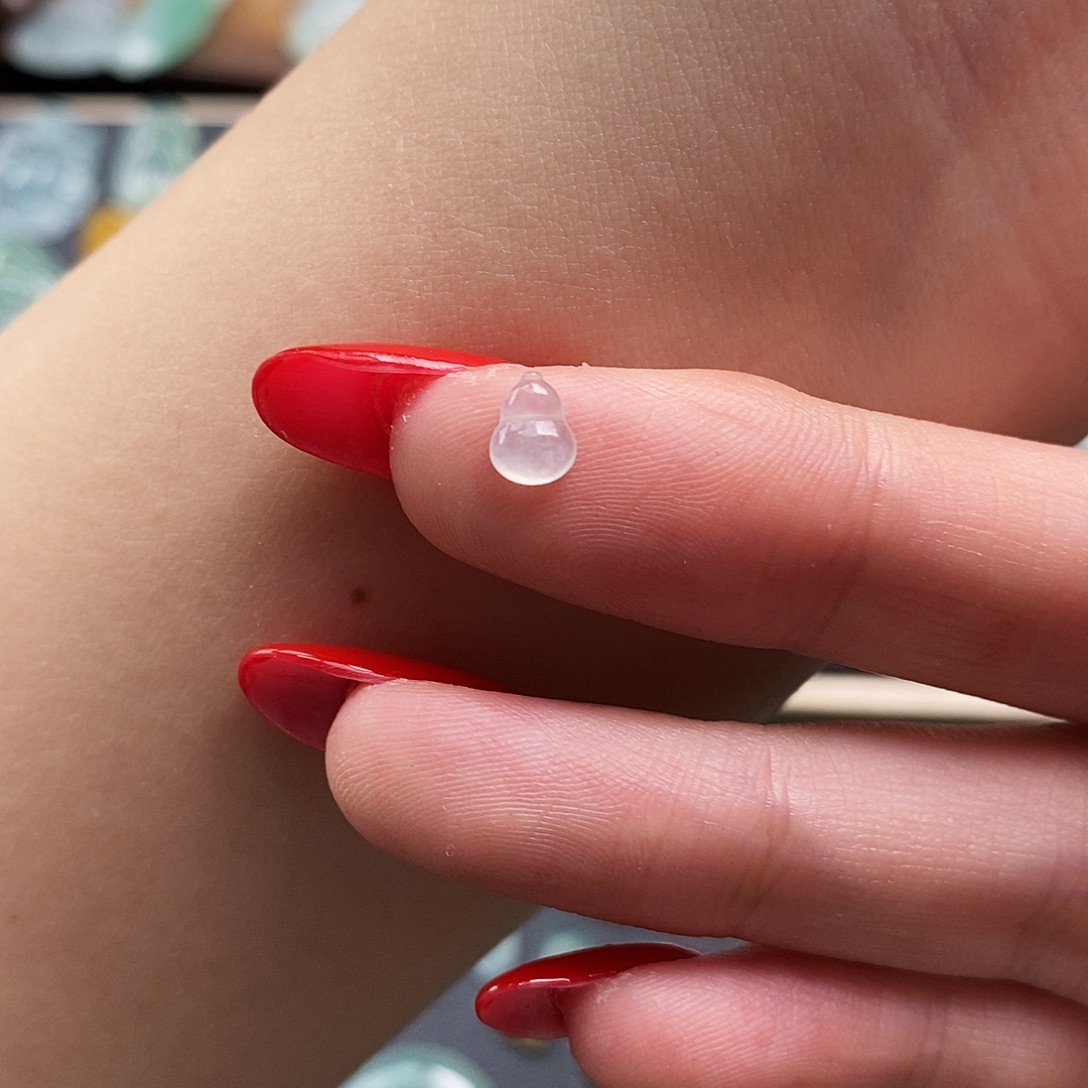 翡翠未镶嵌颈饰葫芦