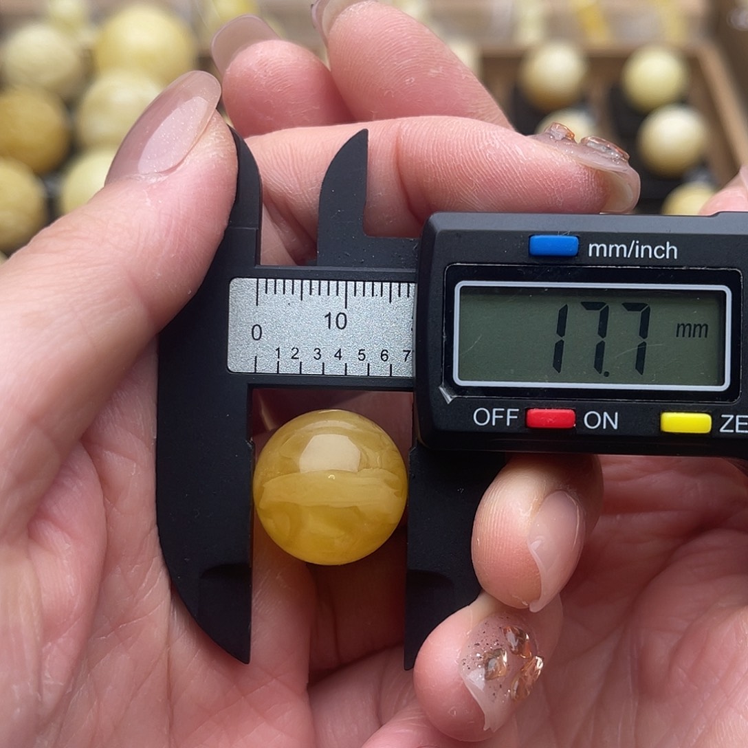 琥珀未镶嵌裸石蜜蜡鸡油黄圆珠