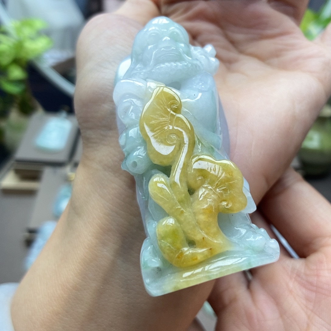 翡翠颈饰未镶嵌吊坠