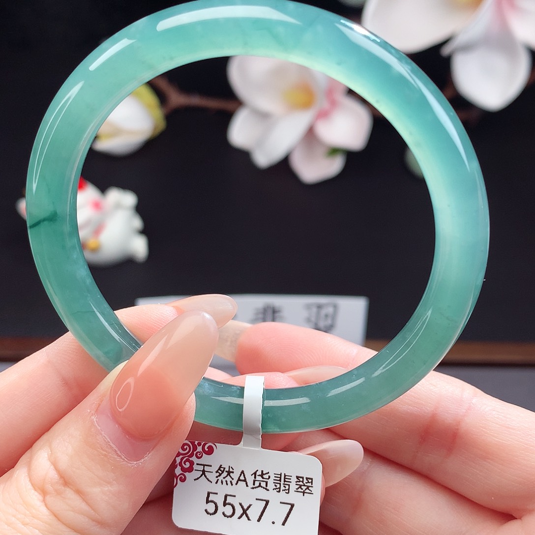 翡翠手镯（圆镯）未镶嵌