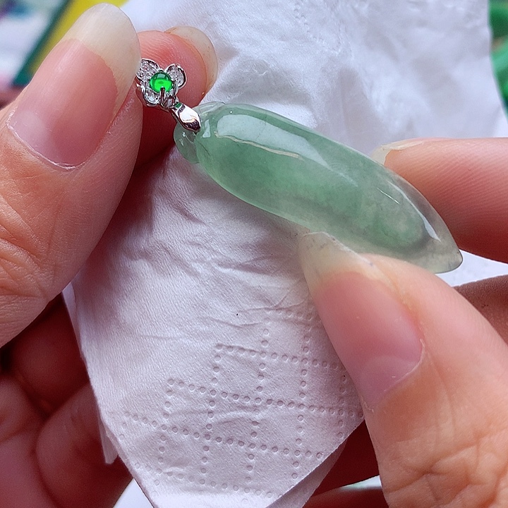 翡翠银S925镶嵌颈饰翡翠