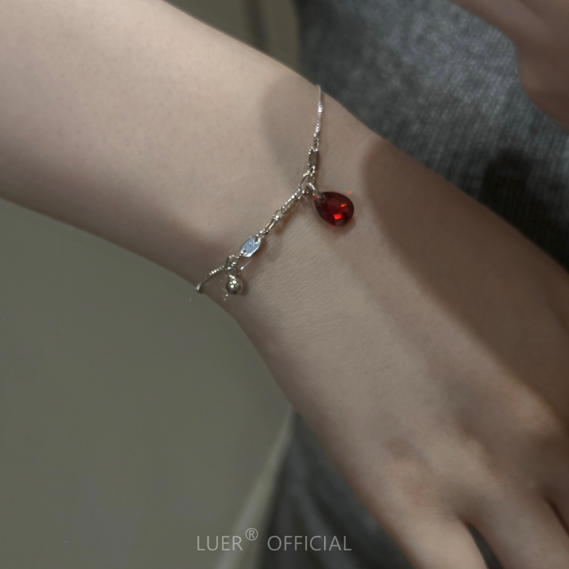 回馈!红色水滴!通体S925纯银细版亮片几何chic简约气质手链银饰女